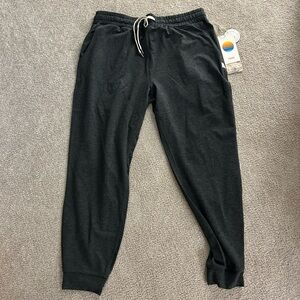 Vuori Performance Jogger Charcoal BNWT